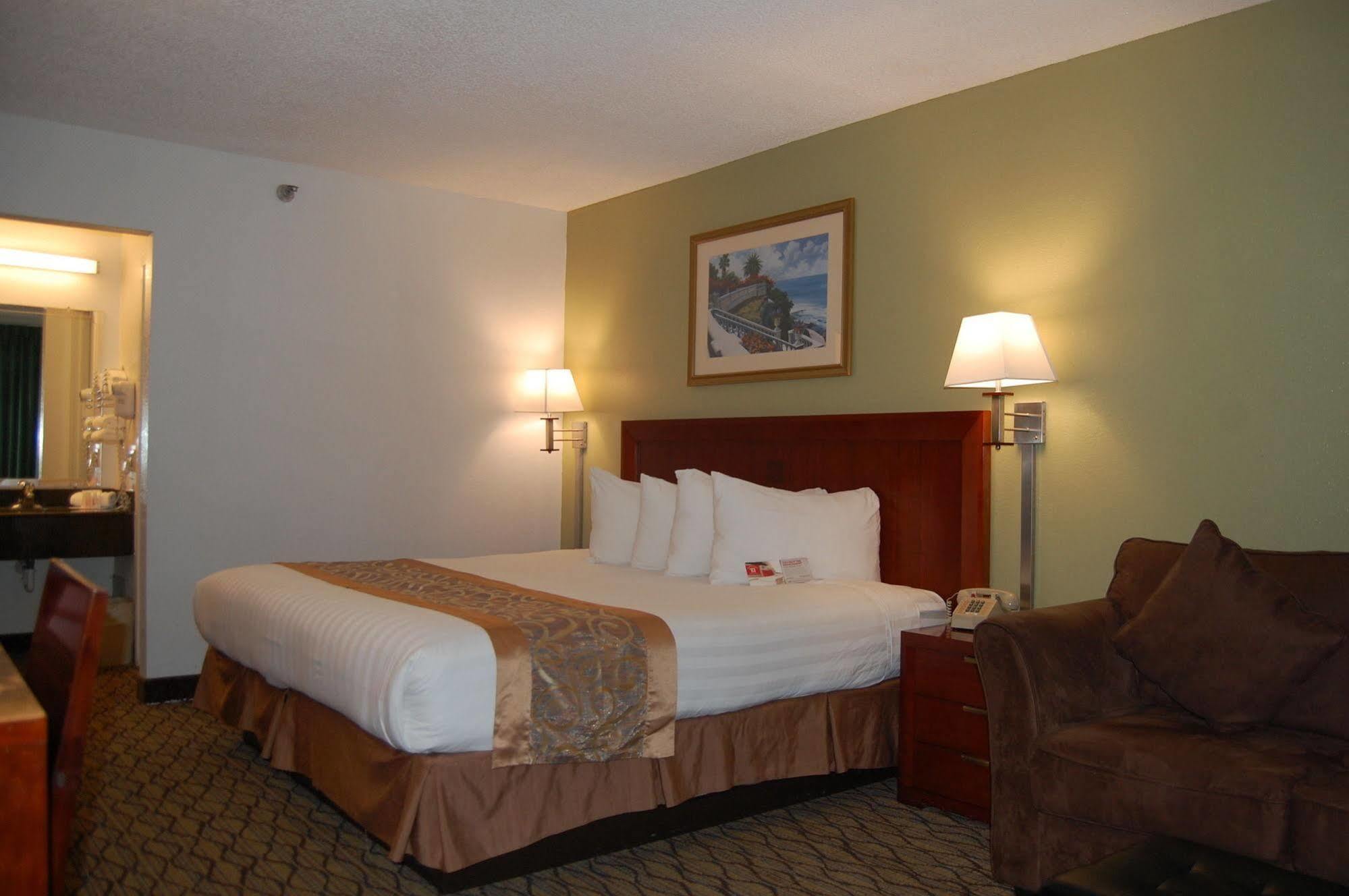 Ramada By Wyndham Temple Terrace/Tampa North Exterior foto