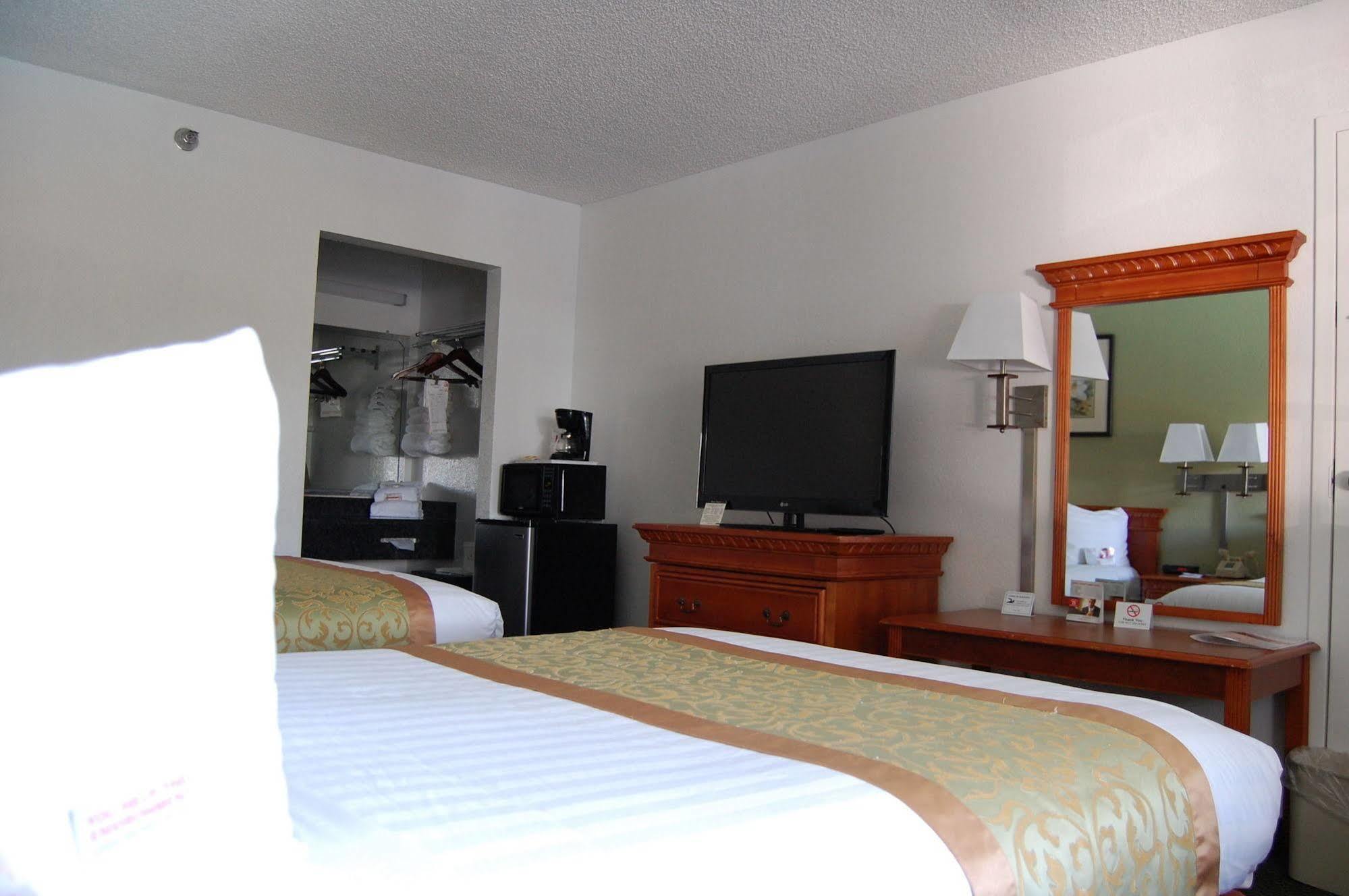 Ramada By Wyndham Temple Terrace/Tampa North Exterior foto